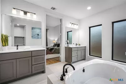 634 Meade Street, New Braunfels, TX 78132 - Photo 18