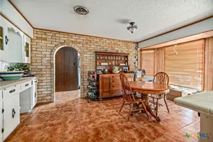 1640 S Virginia St, Port Lavaca, TX 77979 - Photo 18