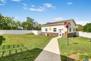 602 Basswood St, Victoria, TX 77904 - Photo 30