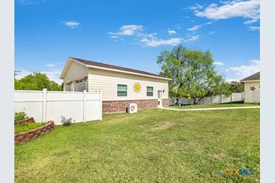 602 Basswood Street, Victoria, TX 77904 - Photo 30