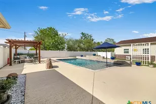 602 Basswood St, Victoria, TX 77904 - Photo 30