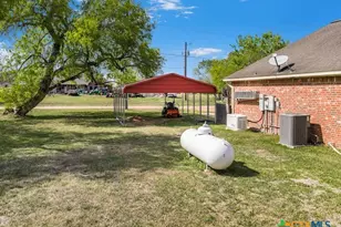 602 Basswood St, Victoria, TX 77904 - Photo 40
