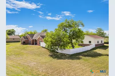 602 Basswood Street, Victoria, TX 77904 - Photo 34