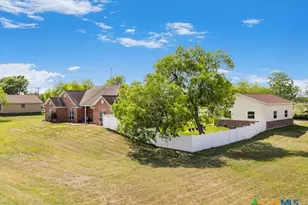602 Basswood St, Victoria, TX 77904 - Photo 34