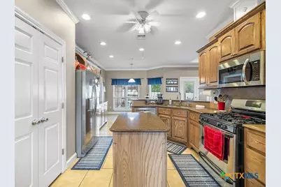 602 Basswood Street, Victoria, TX 77904 - Photo 10