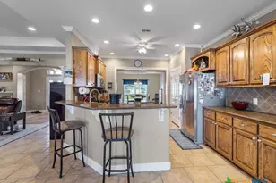 602 Basswood St, Victoria, TX 77904 - Photo 8