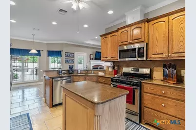 602 Basswood Street, Victoria, TX 77904 - Photo 12