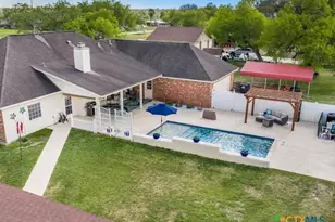 602 Basswood St, Victoria, TX 77904 - Photo 4