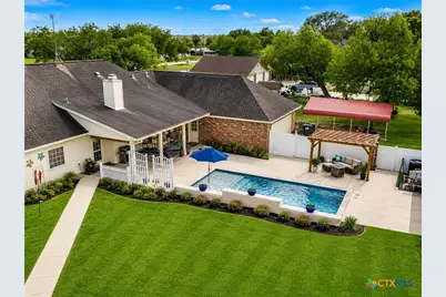 602 Basswood Street, Victoria, TX 77904 - Photo 2