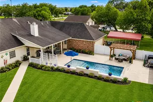 602 Basswood St, Victoria, TX 77904 - Photo 2