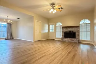 104 Calypso Ct, Victoria, TX 77901 - Photo 2