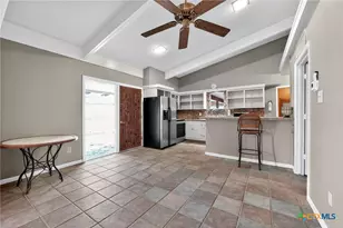 205 Lakewood Dr, Gatesville, TX 76528 - Photo 6