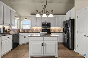 1420 Loving Trl, Belton, TX 76513 - Photo 8