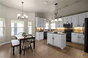 1420 Loving Trl, Belton, TX 76513 - Photo 6