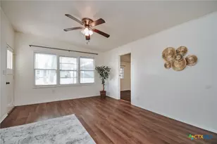 1310 E Rosebud Ave, Victoria, TX 77901 - Photo 4