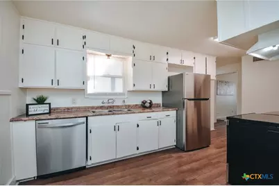 1310 E Rosebud Avenue, Victoria, TX 77901 - Photo 10