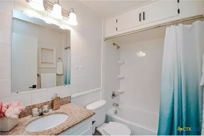 1310 E Rosebud Avenue, Victoria, TX 77901 - Photo 18