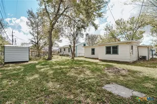 1310 E Rosebud Ave, Victoria, TX 77901 - Photo 20