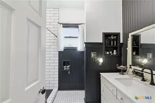 703 W Buck St, Caldwell, TX 77836 - Photo 22