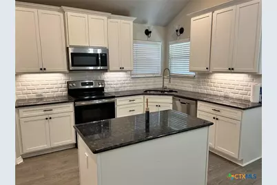 620 Holstein Drive, Belton, TX 76513 - Photo 10