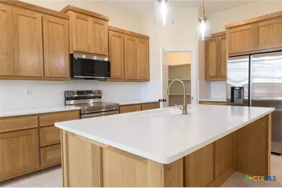 1105 W 1st Street, Lampasas, TX 76550 - Photo 8