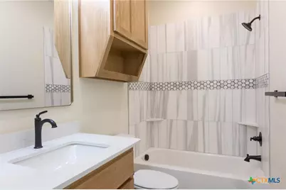 1105 W 1st Street, Lampasas, TX 76550 - Photo 18