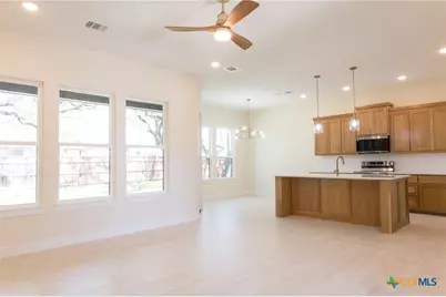 1105 W 1st Street, Lampasas, TX 76550 - Photo 4