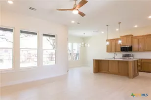 1105 W 1st St, Lampasas, TX 76550 - Photo 4