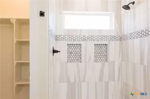 1105 W 1st St, Lampasas, TX 76550 - Photo 24