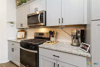 393 Trent Drive, New Braunfels, TX 78130 - Photo 12