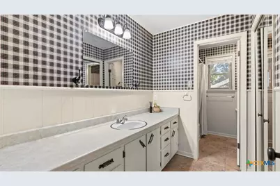 111 Mission Drive, New Braunfels, TX 78130 - Photo 24