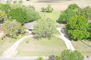 164 Russell Rd, Victoria, TX 77904 - Photo 2