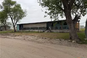 60 Adame Ln, Port Lavaca, TX 77979 - Photo 2