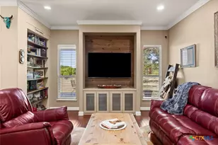 495 Hill Country Dr, Pipe Creek, TX 78063 - Photo 8