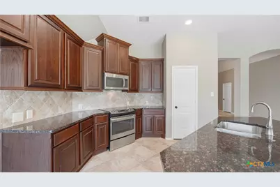 2125 Pioneer Pass, Seguin, TX 78155 - Photo 6