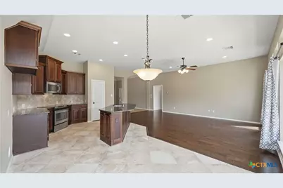 2125 Pioneer Pass, Seguin, TX 78155 - Photo 10