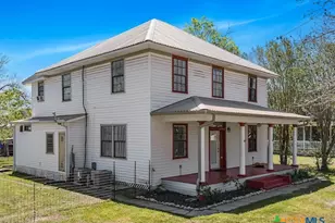205 Hubbard St, Yoakum, TX 77995 - Photo 28