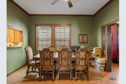 205 Hubbard Street, Yoakum, TX 77995 - Photo 8