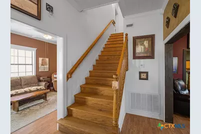 205 Hubbard Street, Yoakum, TX 77995 - Photo 4