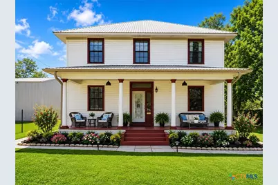 205 Hubbard Street, Yoakum, TX 77995 - Photo 1