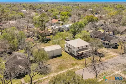 205 Hubbard Street, Yoakum, TX 77995 - Photo 36