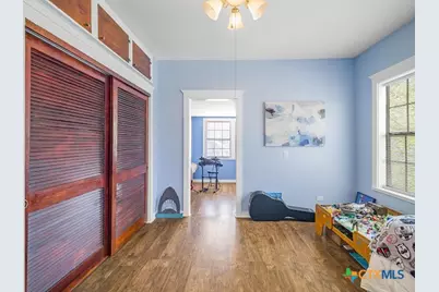 205 Hubbard Street, Yoakum, TX 77995 - Photo 22