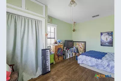 205 Hubbard Street, Yoakum, TX 77995 - Photo 20