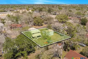205 Hubbard St, Yoakum, TX 77995 - Photo 34