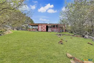 369 County Rd 4314, Lampasas, TX 76550 - Photo 30