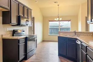 1311 Fern Ct, Gonzales, TX 78629 - Photo 8