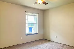 1311 Fern Ct, Gonzales, TX 78629 - Photo 12