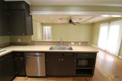 417 Salisbury Lane, Victoria, TX 77904 - Photo 12