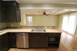 417 Salisbury Ln, Victoria, TX 77904 - Photo 12