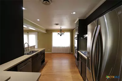 417 Salisbury Lane, Victoria, TX 77904 - Photo 10